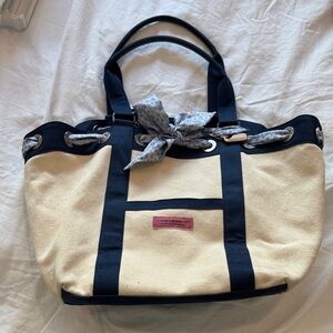 Vineyard Vines Alpha Delta Pie Navy and Cream Tote Bag